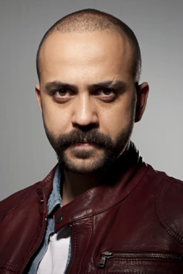 Sarp Akkaya Sarp Akkaya (Şubat)